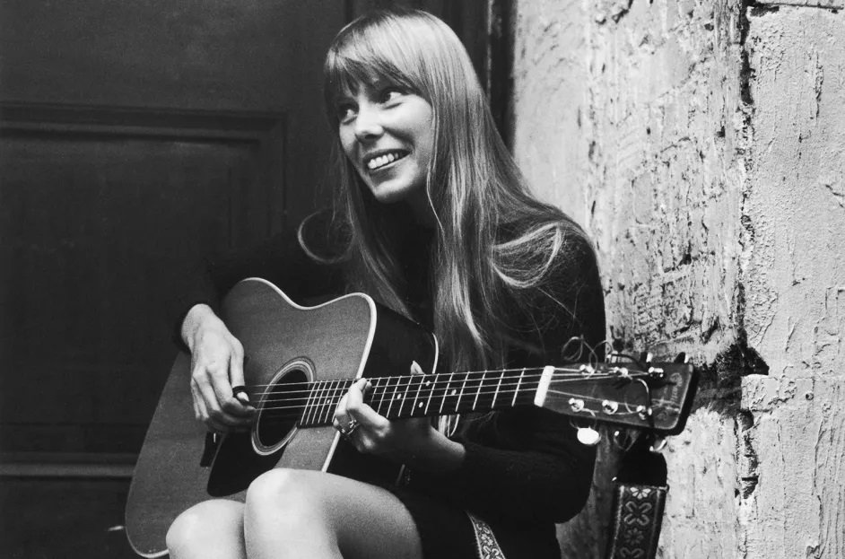 joni mitchell age